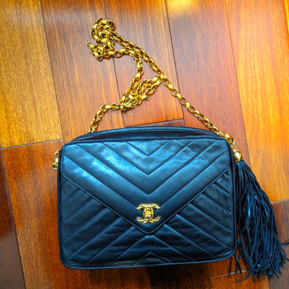 Vintage Chanel Chevron shoulder bag with Chain And Tassel